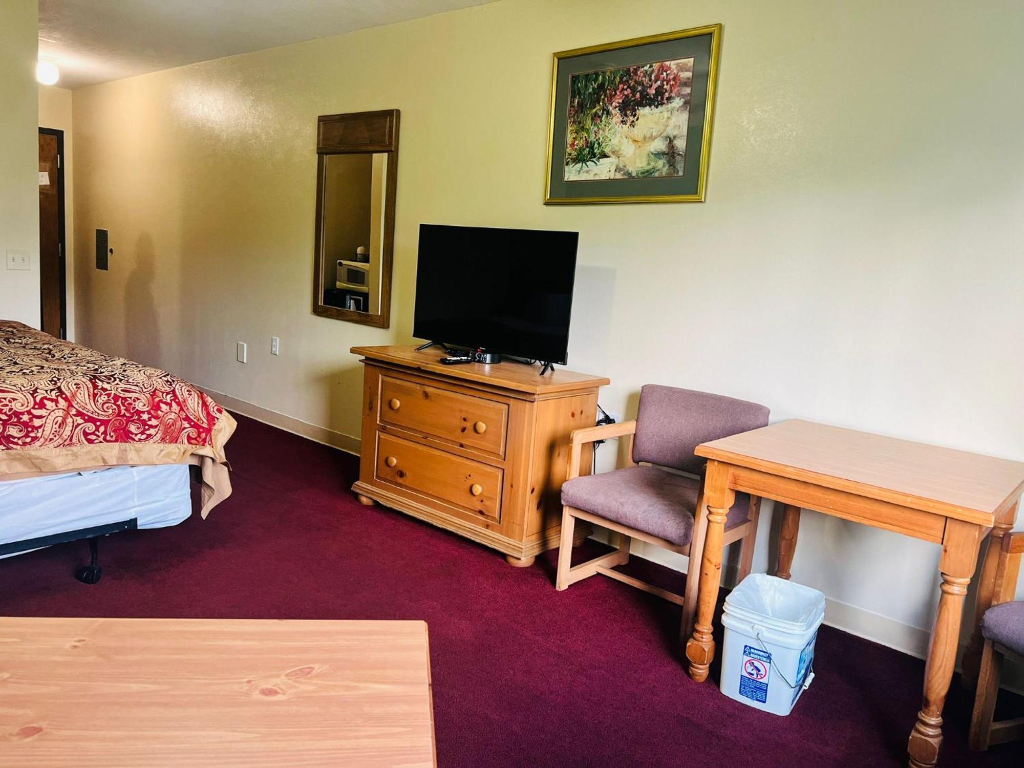 Villa Inn Motel Near Hwy 12 Wi Capital O Fort Atkinson Ngoại thất bức ảnh