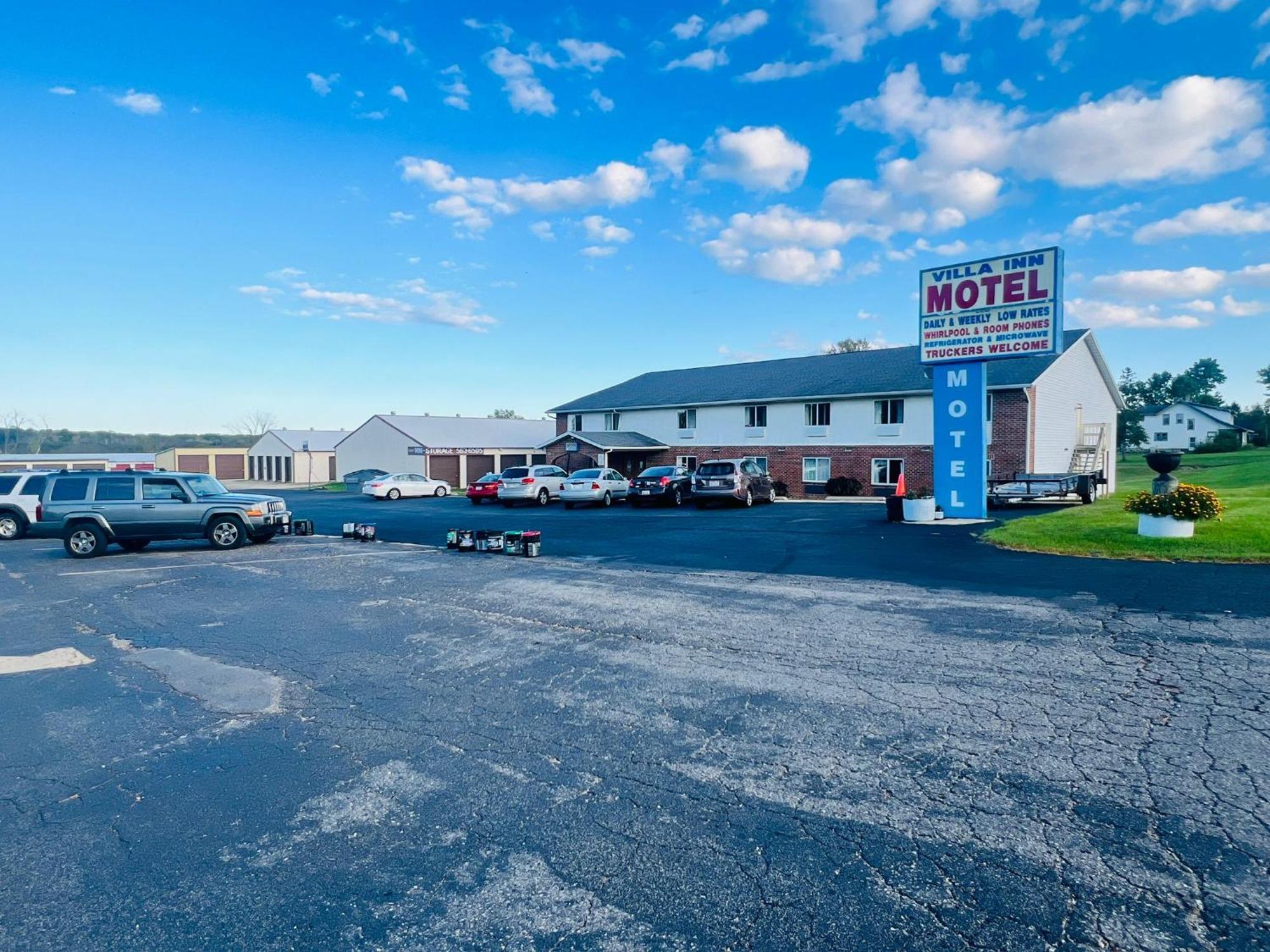 Villa Inn Motel Near Hwy 12 Wi Capital O Fort Atkinson Ngoại thất bức ảnh