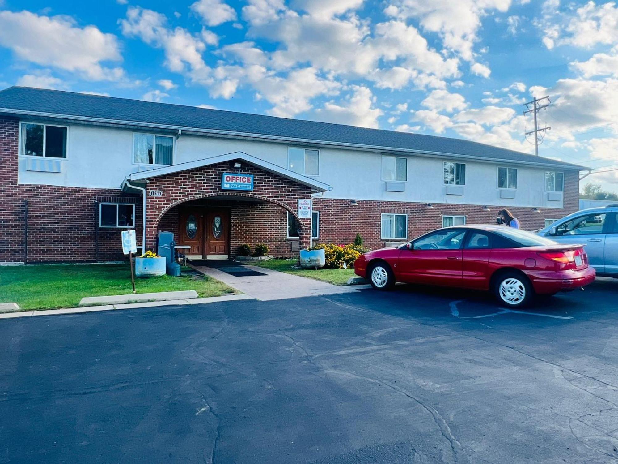 Villa Inn Motel Near Hwy 12 Wi Capital O Fort Atkinson Ngoại thất bức ảnh